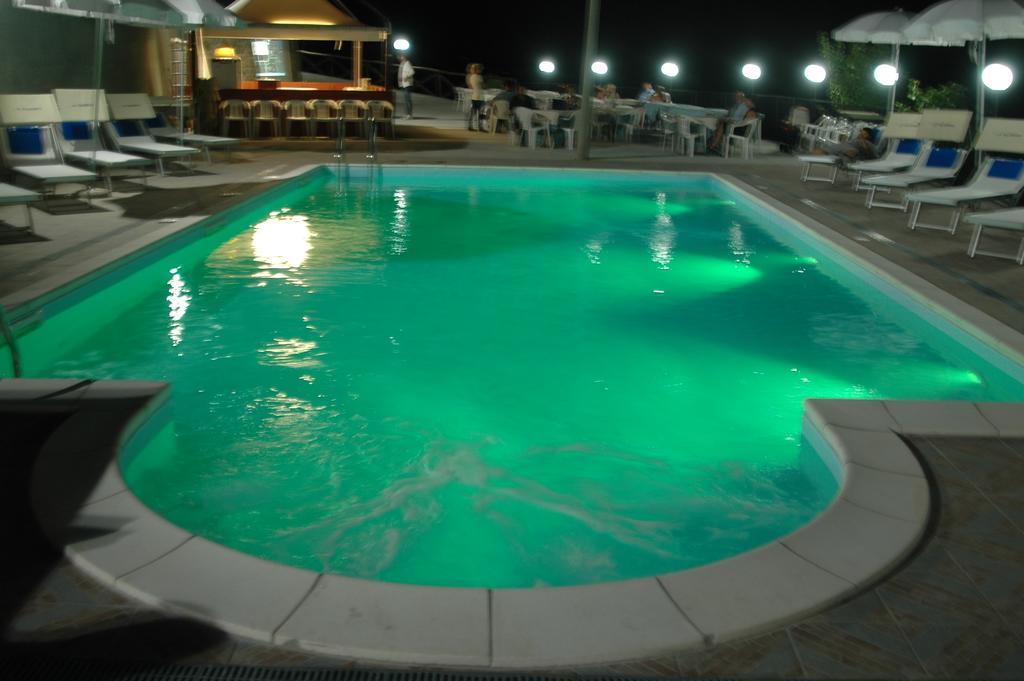 Agriturismo La Palombara パオラ エクステリア 写真