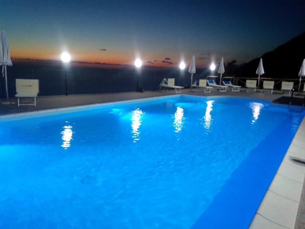 Agriturismo La Palombara パオラ エクステリア 写真
