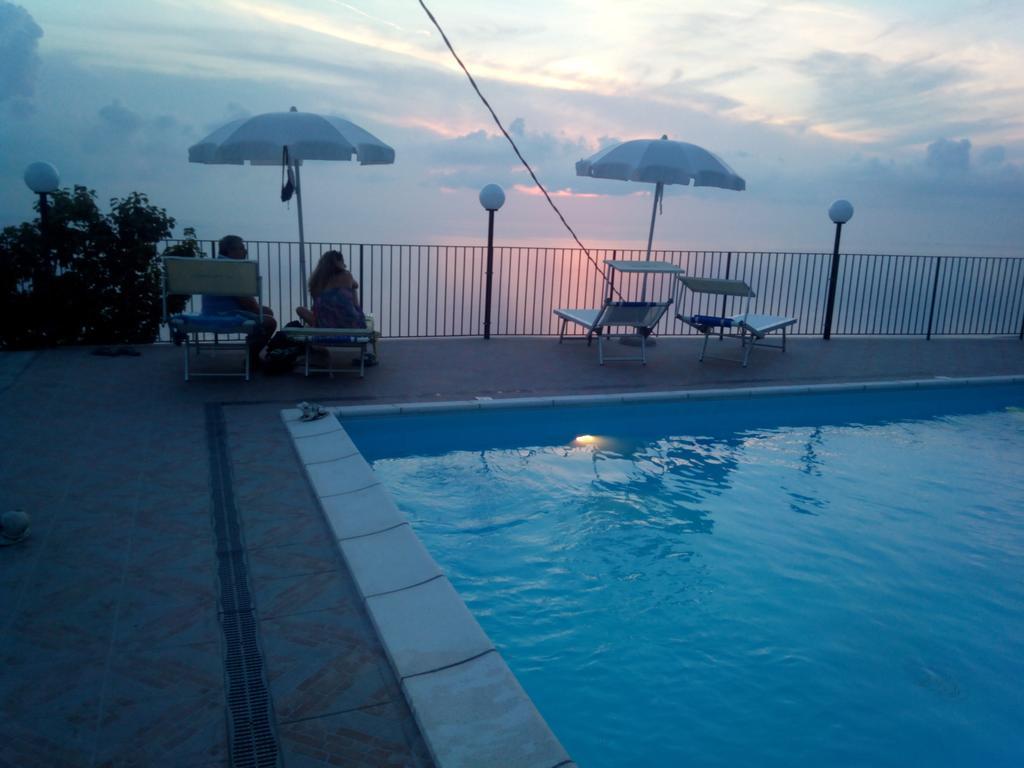 Agriturismo La Palombara パオラ エクステリア 写真