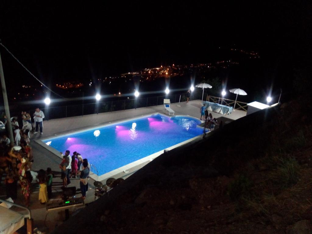 Agriturismo La Palombara パオラ エクステリア 写真