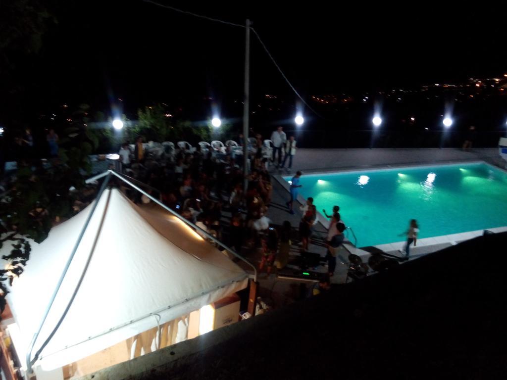 Agriturismo La Palombara パオラ エクステリア 写真